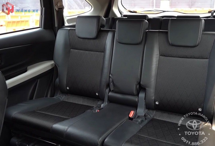 toyota veloz cross 7 cho gia bao nhieu 3