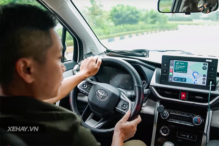 Công nghệ Hybrid trên Toyota Veloz Cross: Tìm hiểu cách thức hoạt động, ưu điểm và nhược điểm. Giải thích cặn kẽ về hệ thống hybrid được trang bị trên Veloz Cross, bao gồm nguyên lý hoạt động, lợi ích về tiết kiệm nhiên liệu và giảm khí thải, cũng như những hạn chế tiềm ẩn.