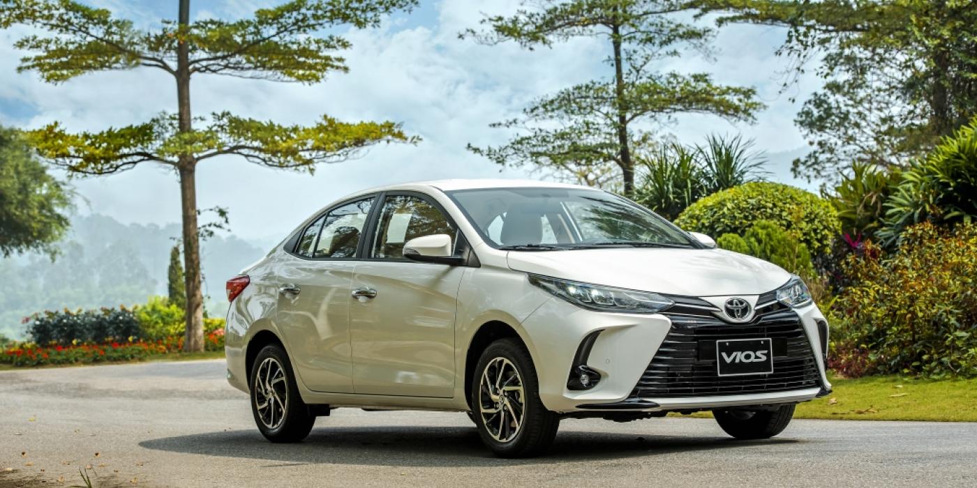 Toyota Vios 2025: Ảnh hưởng đến thị trường sedan hạng B tại Việt Nam  Nhận định về tác động của sự xuất hiện của Toyota Vios 2025 đến sự cạnh tranh trong phân khúc sedan hạng B tại Việt Nam, bao gồm sự thay đổi về thị phần và xu hướng tiêu dùng.