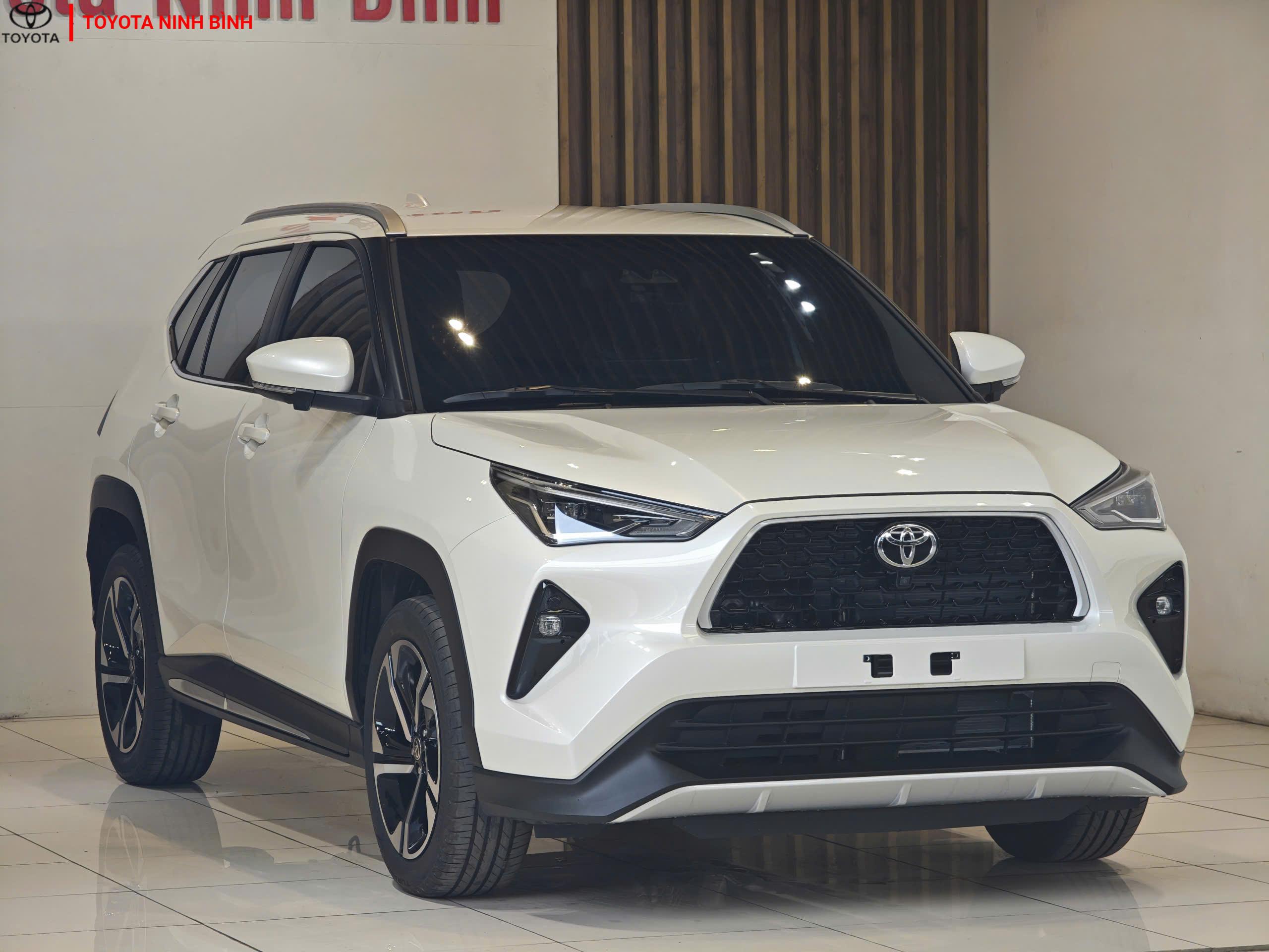 Động Cơ và Khả Năng Vận Hành Của Toyota Yaris Cross: Liệu Có Đủ Mạnh Cho 7 Người?