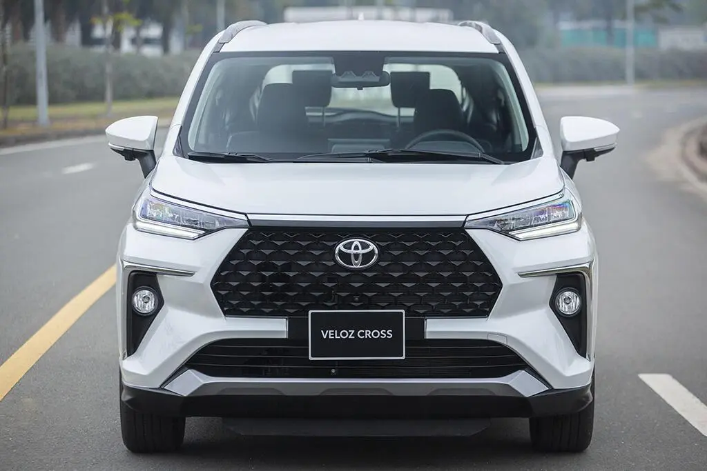 Trọng Lượng Không Tải và Toàn Tải của Toyota Veloz: Ý Nghĩa và Tác Động Đến Vận Hành (Giải thích rõ ràng về hai khái niệm trọng lượng này, ảnh hưởng của chúng đến khả năng tăng tốc, phanh, mức tiêu hao nhiên liệu và an toàn.)