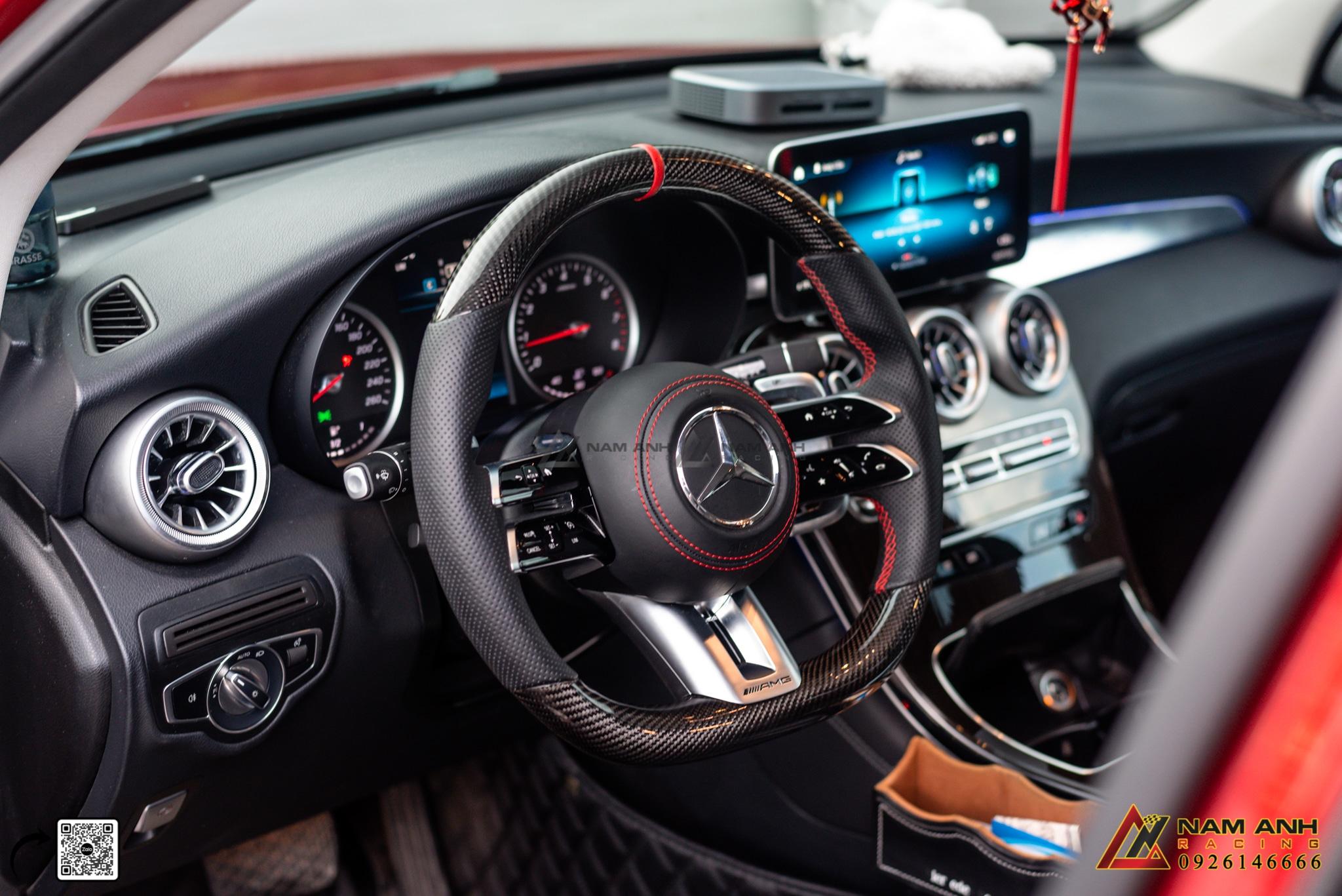 Trải Nghiệm Lái Thăng Hoa Cùng Vô Lăng Hiệu Suất AMG