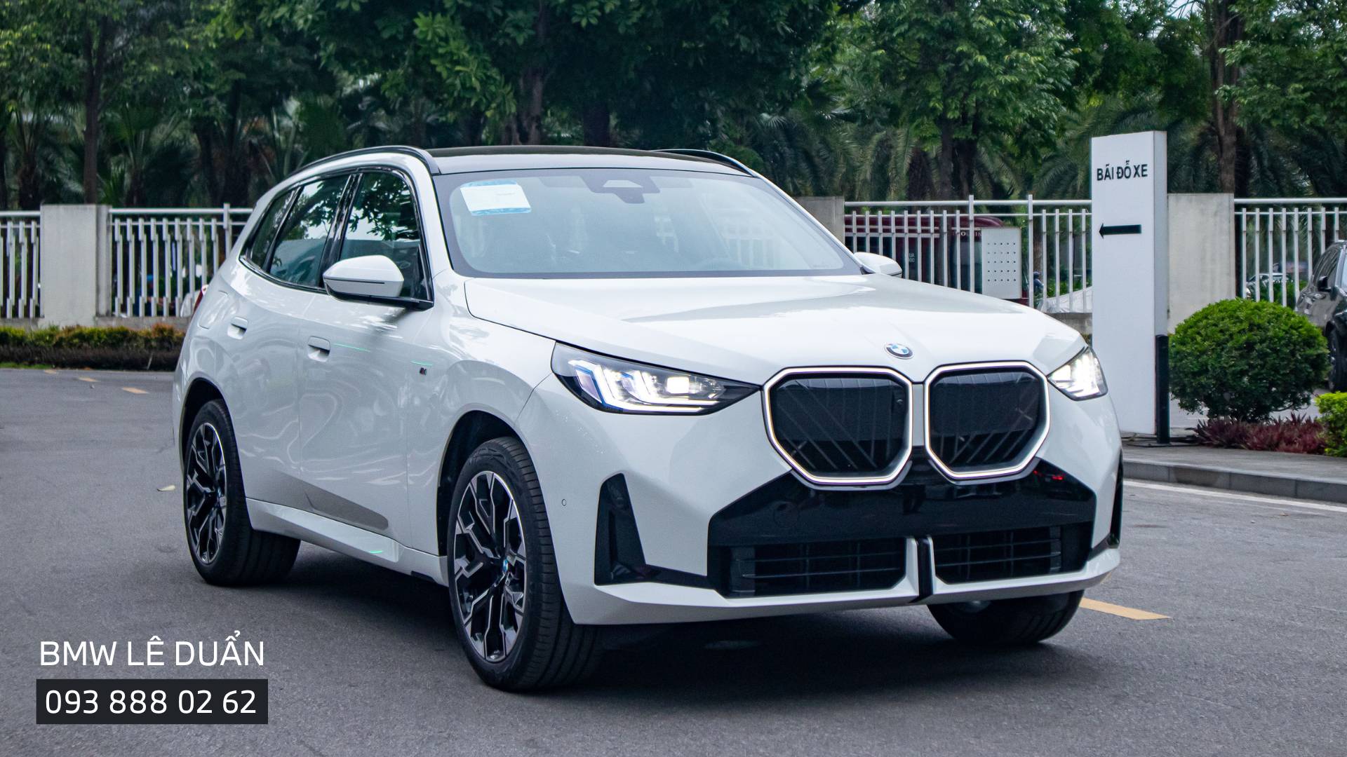 Đánh Giá Chi Tiết: Ngoại Thất, Nội Thất và Vận Hành