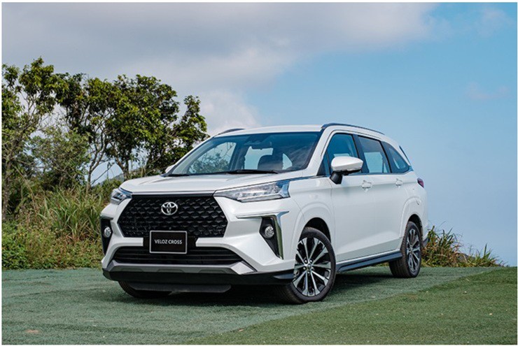 xe 7 cho toyota veloz cross 4
