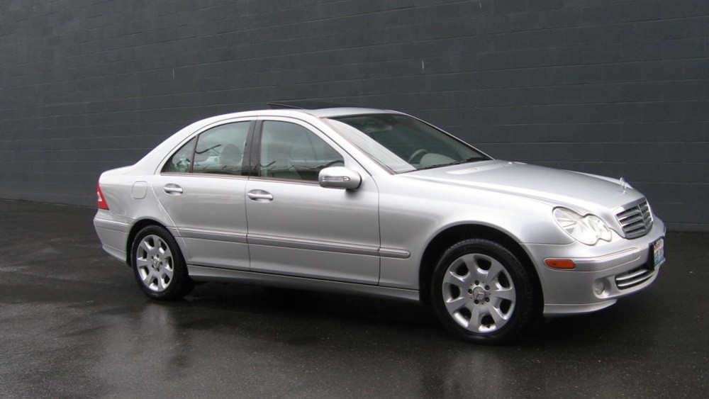 Ưu và nhược điểm của Mercedes 16 chỗ đời 2003 sau 20 năm sử dụng