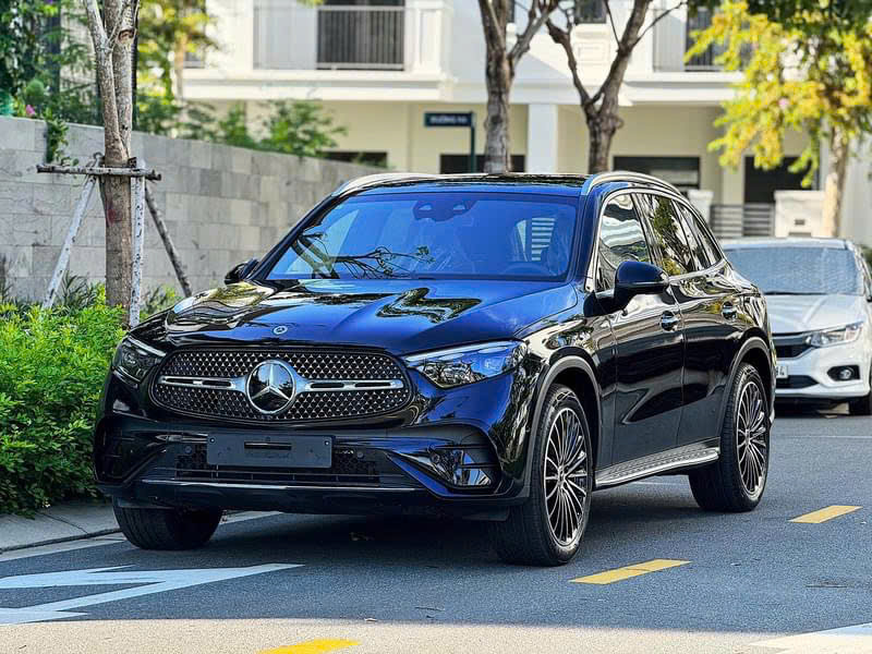 Quy Trình Đặt Mua và Tùy Chọn Màu Xanh Cá Tính Cho Mercedes