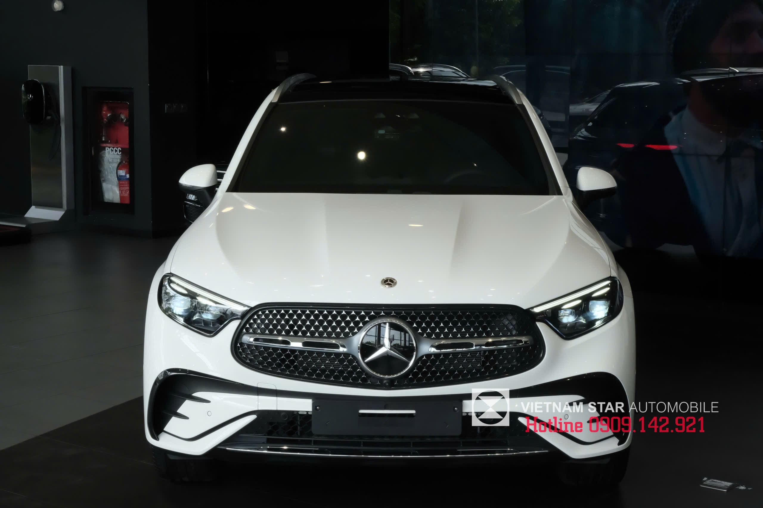 Ưu và Nhược Điểm Khi Sở Hữu Xe Mercedes Màu Trắng