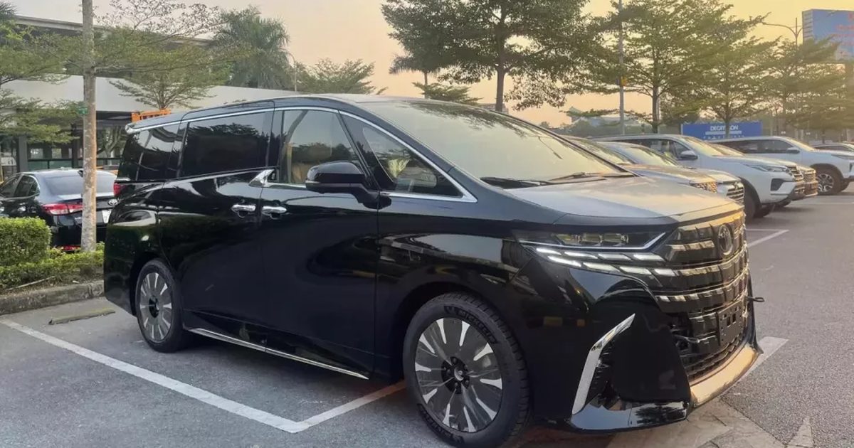 Toyota Alphard: Đánh Giá Chi Tiết, Giá Bán & Thông Số Kỹ Thuật 2024