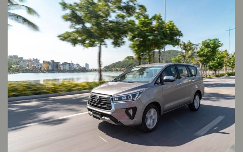 Có Nên Mua Xe Toyota Innova? Ưu Nhược Điểm Cần Cân Nhắc (User Intent: Tìm kiếm lời khuyên, đánh giá để quyết định mua xe)