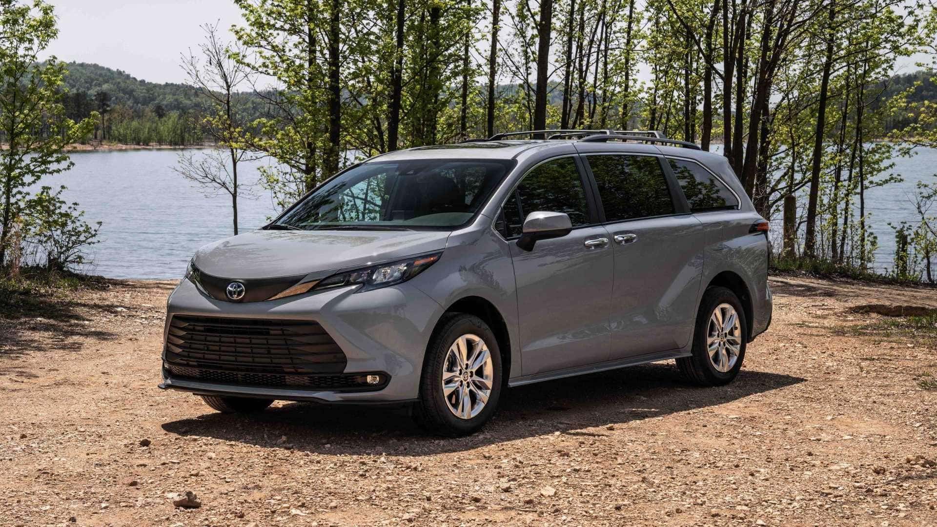 Xe Toyota Sienna 2024: Đánh Giá, Giá Lăn Bánh, Ưu Nhược Điểm & So Sánh 2 Đánh Giá Thiết Kế Nội & Ngoại Thất Toyota Sienna 2024: Sang Trọng & Tiện Nghi (Trả lời User Intent: Tìm hiểu về thiết kế xe)