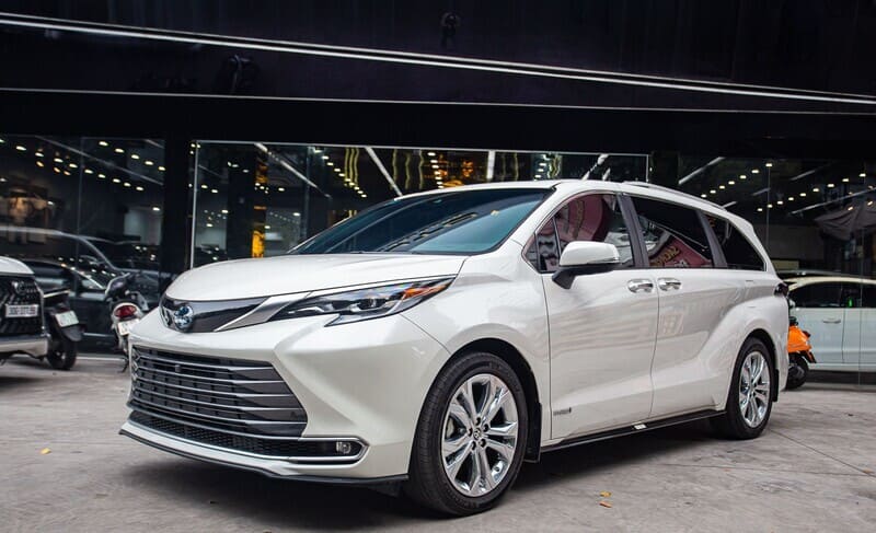 Toyota Sienna 7 Chỗ Cũ: Kinh Nghiệm Mua Bán, Kiểm Tra và Định Giá.