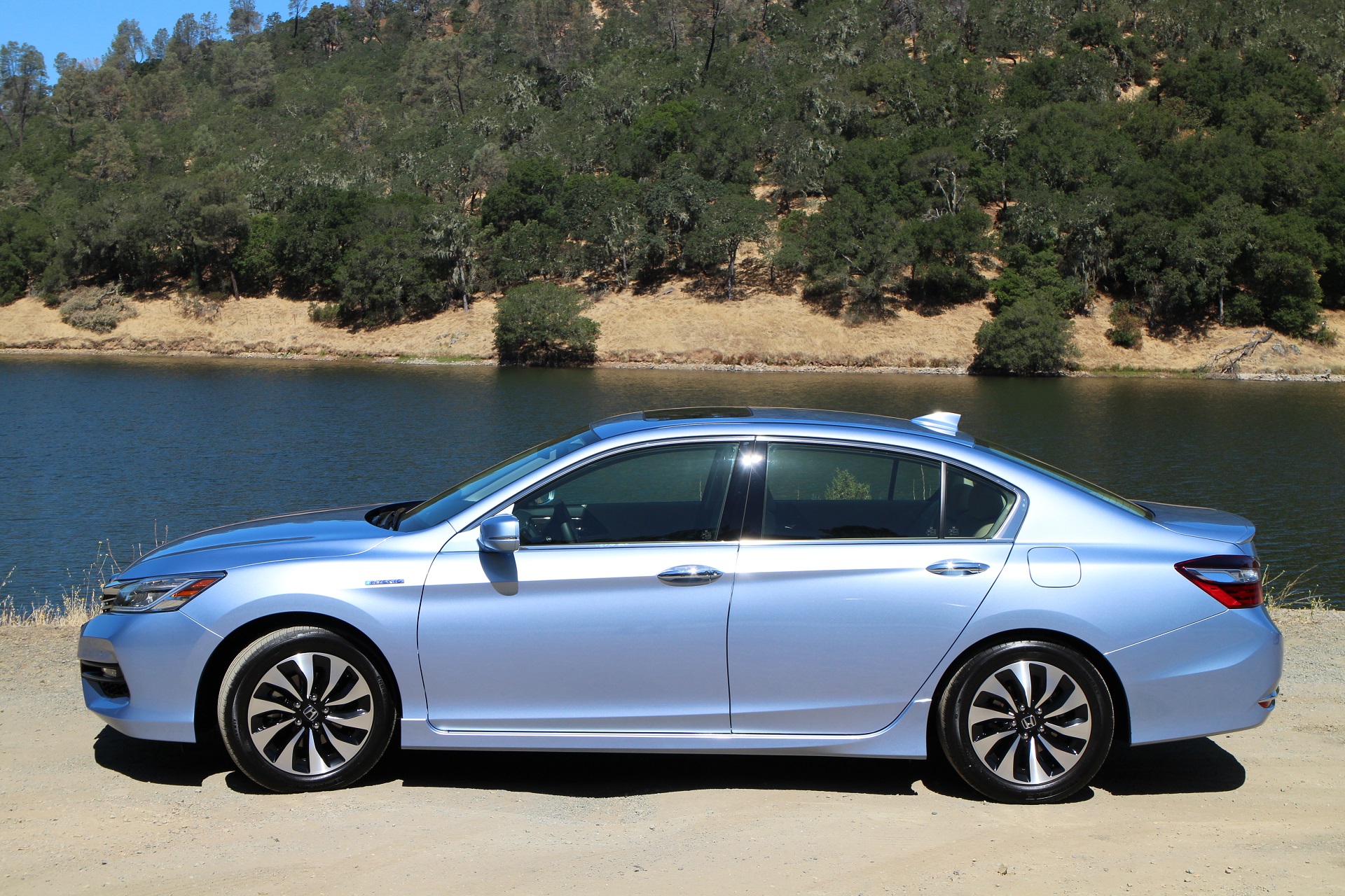 2017 honda accord hybrid ex l - Hình 3