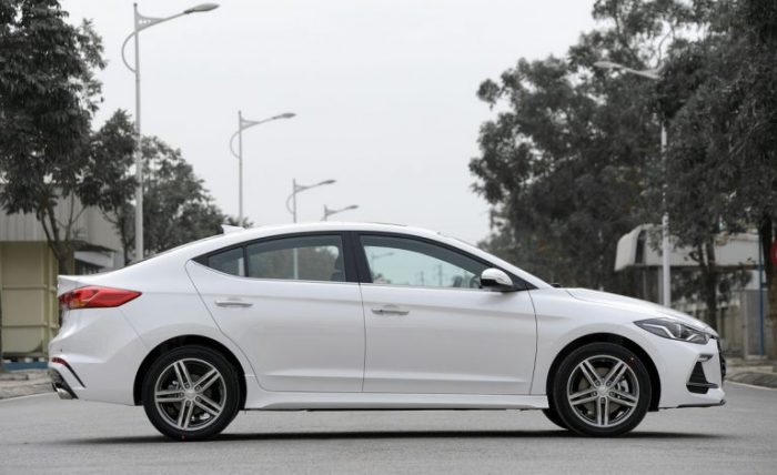 2018 hyundai elantra sport - Hình 2