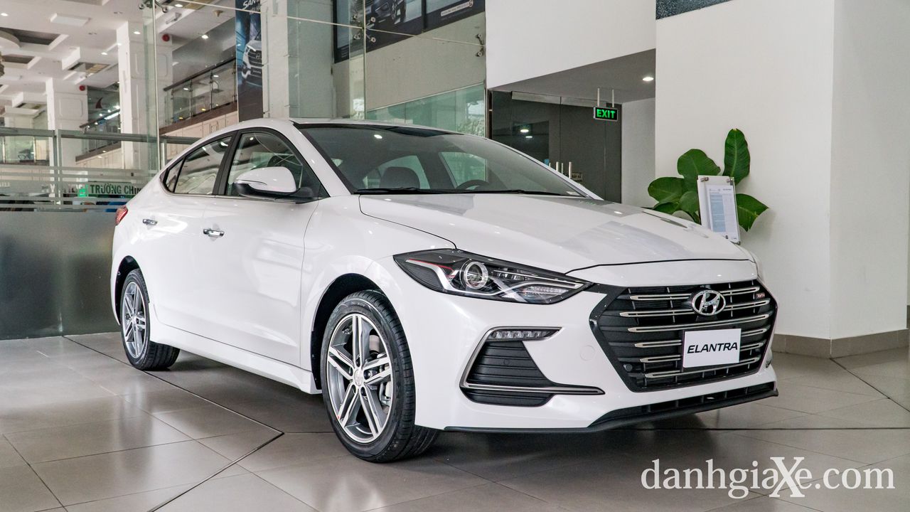 2018 hyundai elantra sport - Hình 3