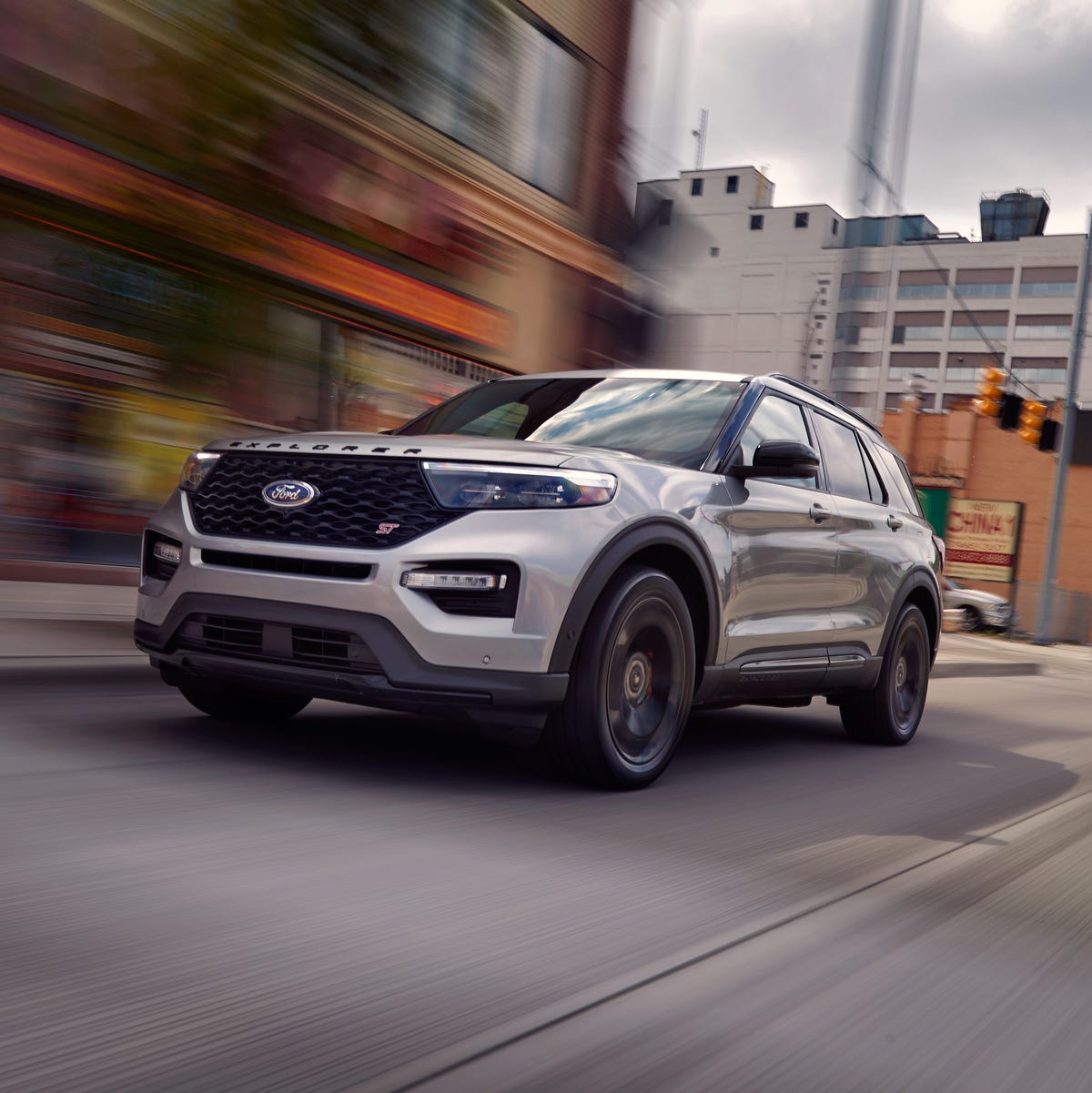 2020 ford explorer st - Hình 2