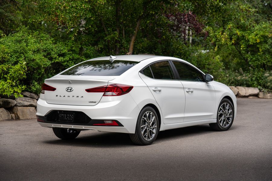 2020 hyundai elantra - Hình 3