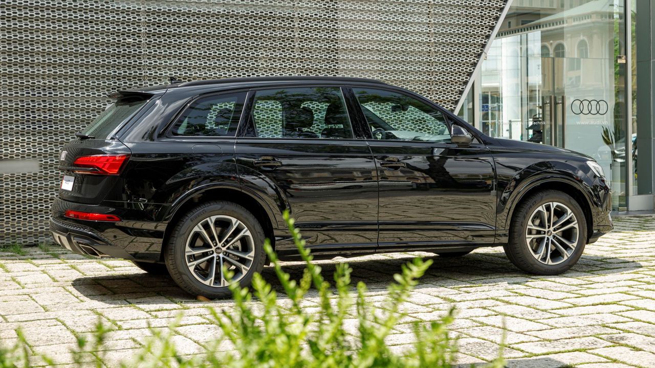 audi q7 7 chỗ - Hình 2