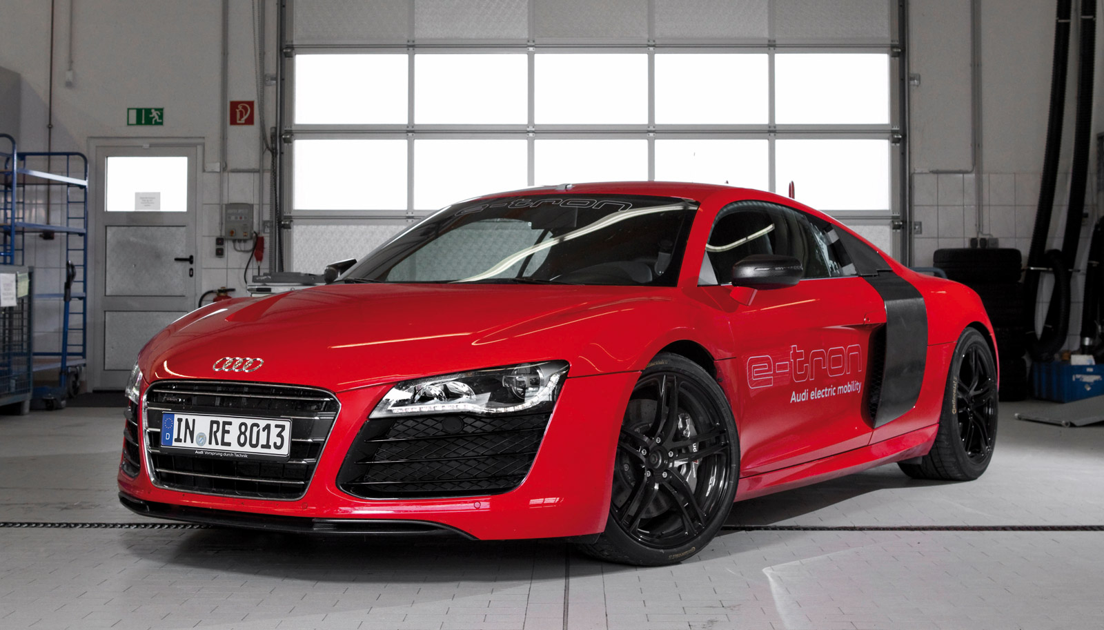 audi r8 e tron - Hình 1
