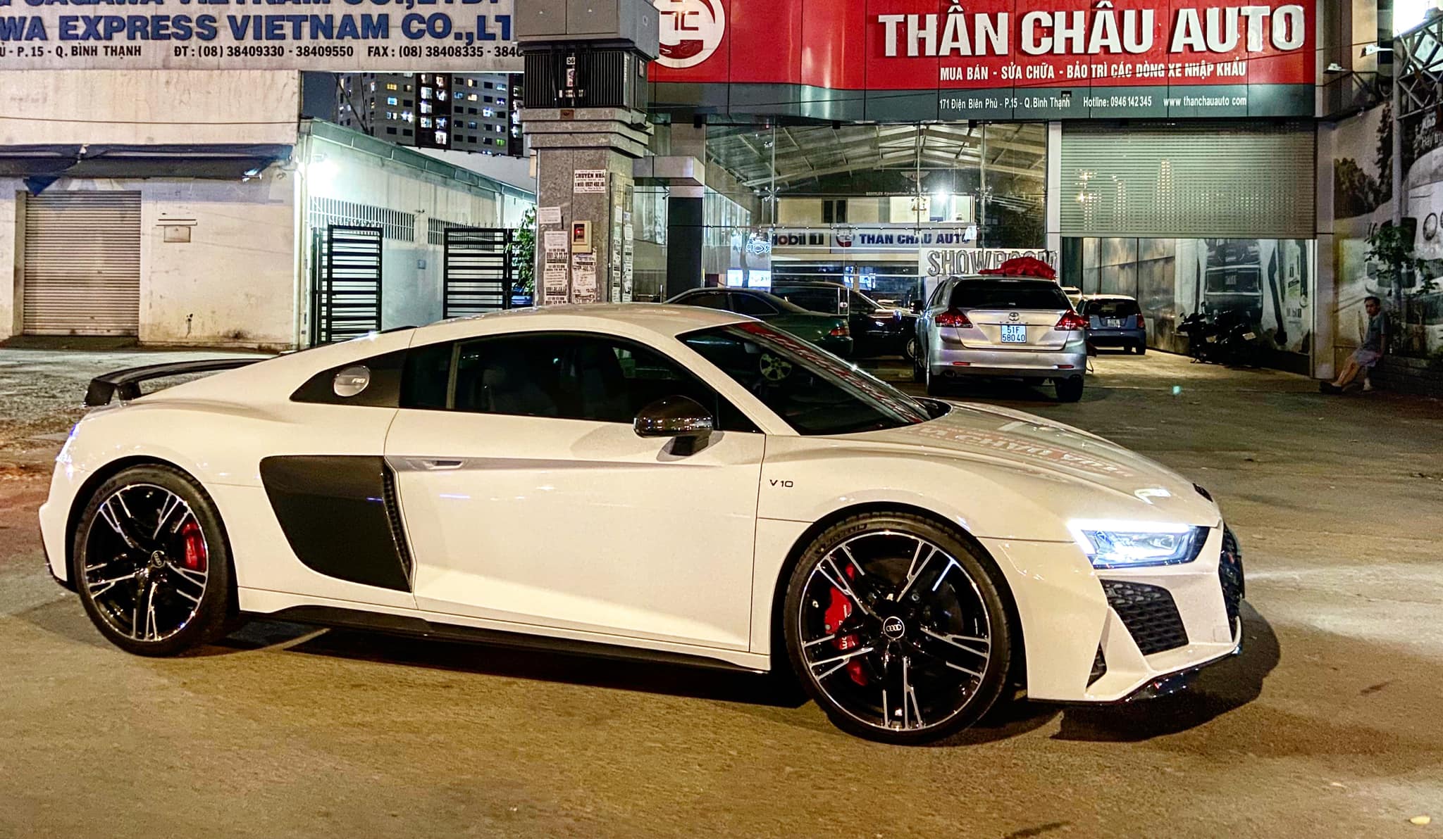 audi r8 giá - Hình 4