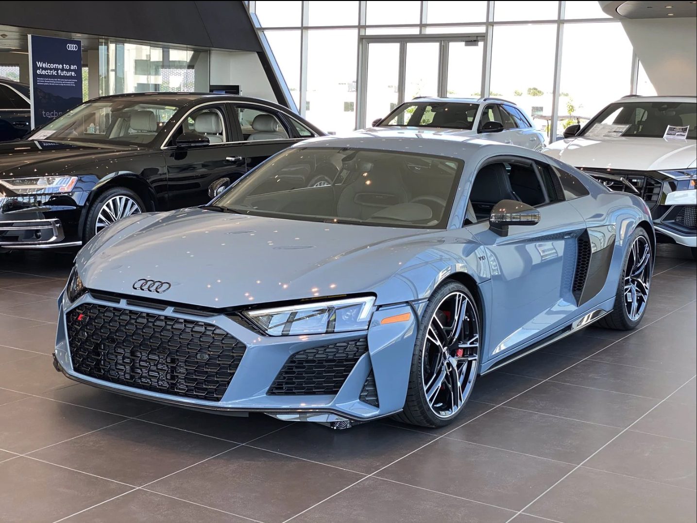 audi r8 giá bao nhiêu - Hình 4