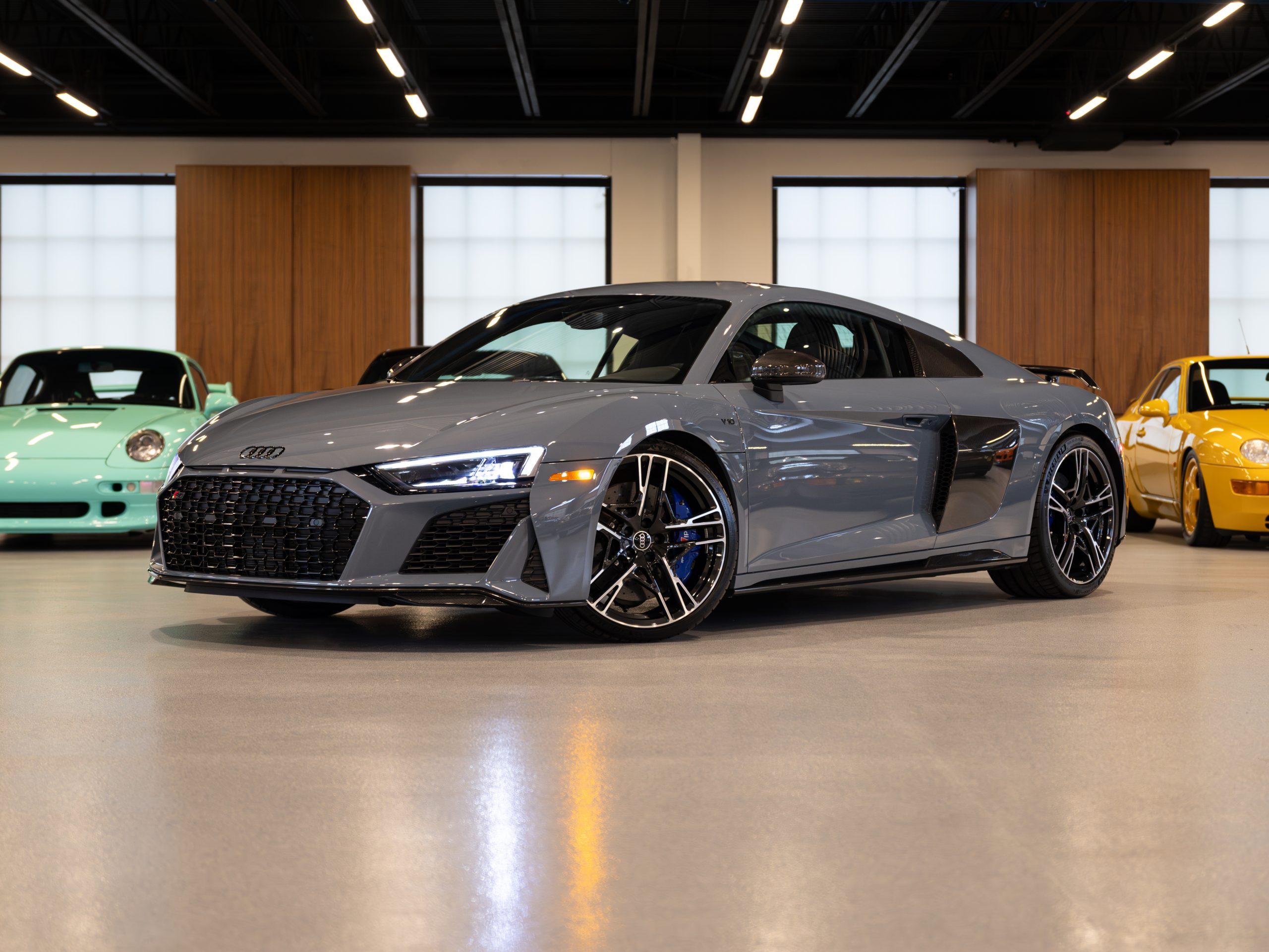 audi r8 v10 performance - Hình 2