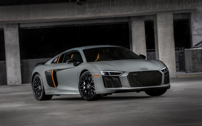 audi r8 v10 plus - Hình 2