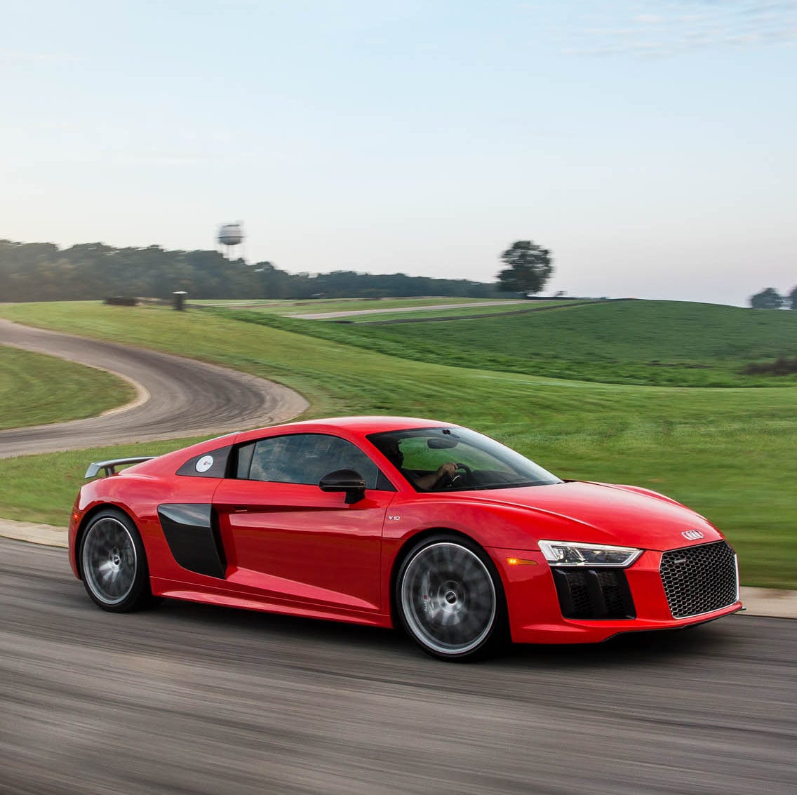 audi r8 v10 plus - Hình 5