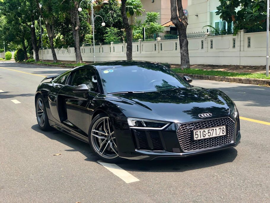 audi r8 v10 plus