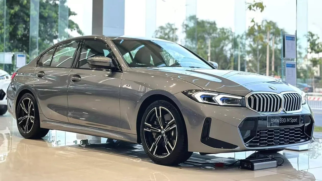 bmw 330i m sport - Hình 3