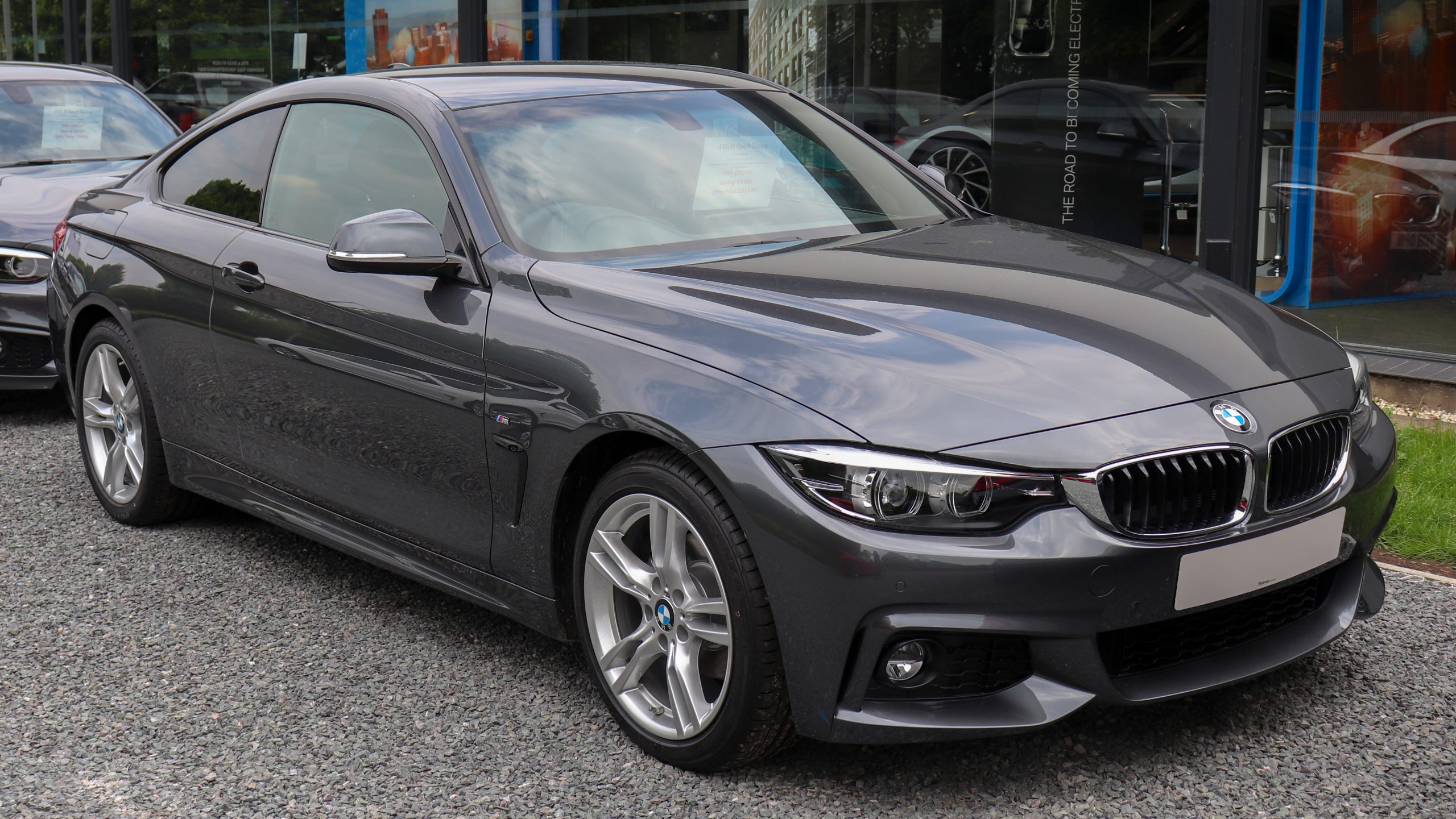 bmw 450i - Hình 4
