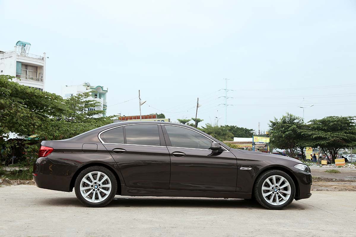 BMW 520i 2016: Biểu Tượng Sedan Hạng Sang Với Sức Hút Vượt Thời Gian 1 bmw 520i 2016 - Hình 5