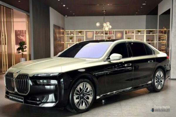 bmw 740i - Hình 5