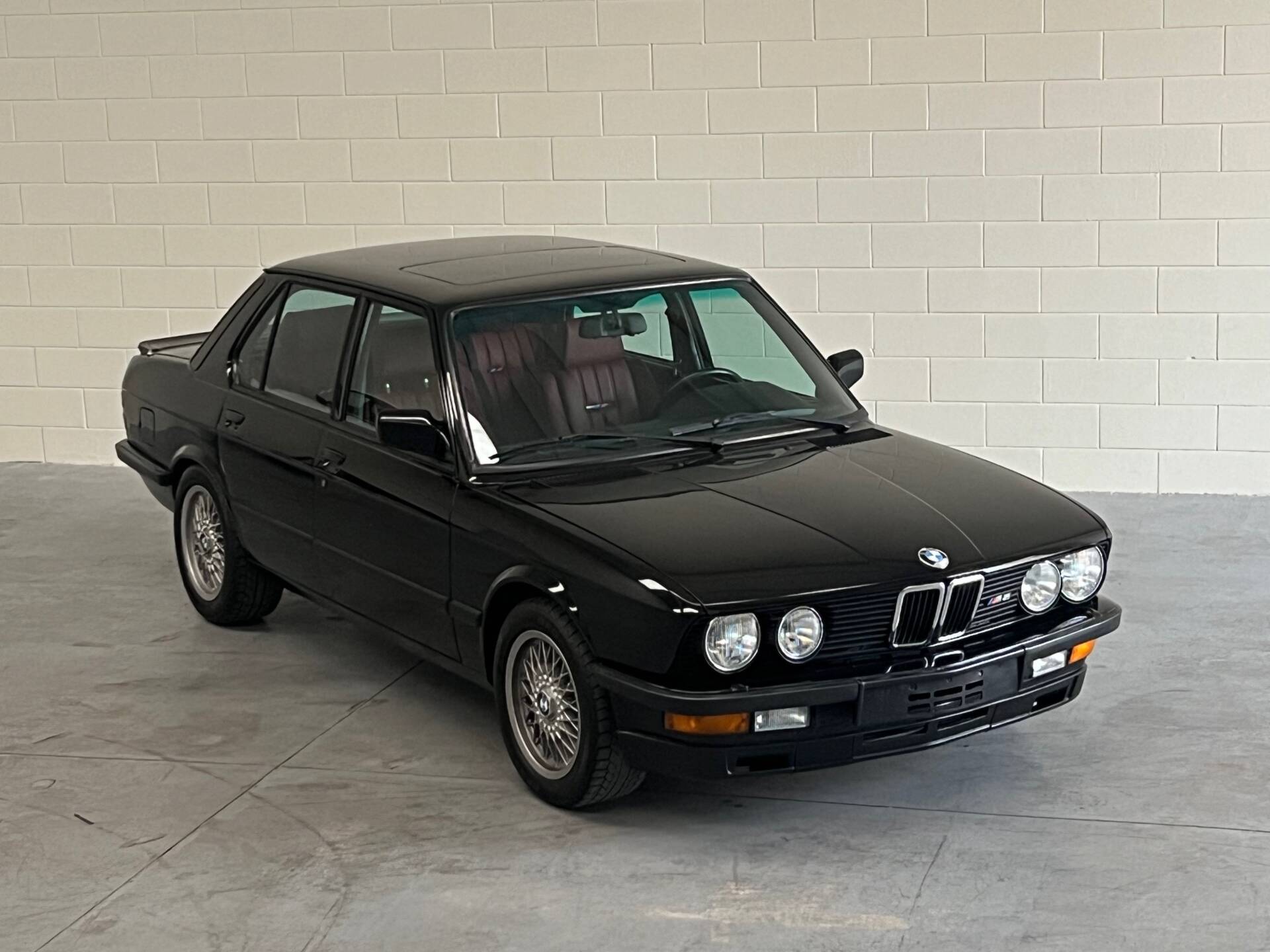 bmw e28 - Hình 4