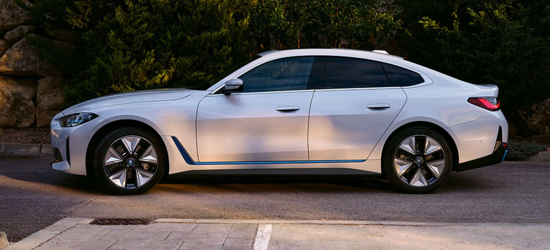 bmw i4 - Hình 5