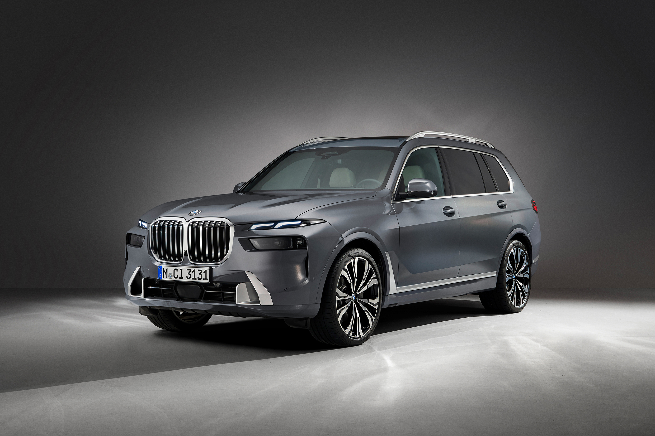 bmw q7 - Hình 2