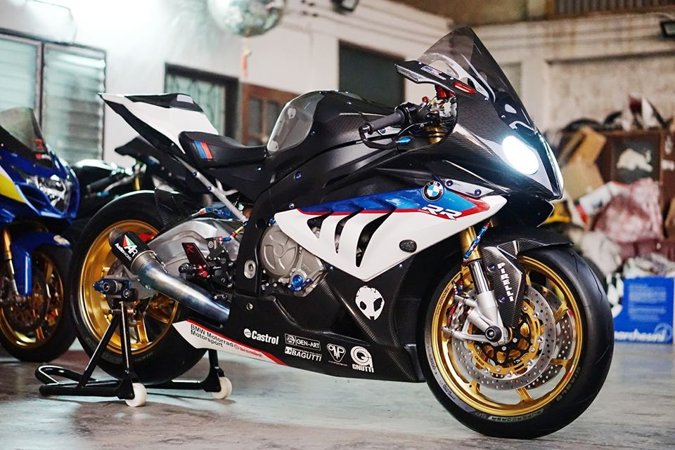 bmw s1000rr mắt lé - Hình 2