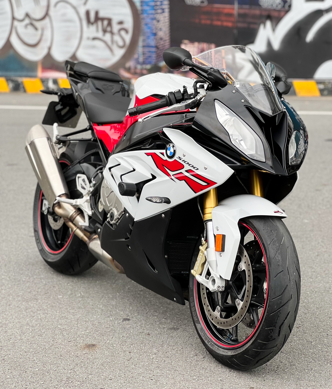 bmw s1000rr mắt lé - Hình 5