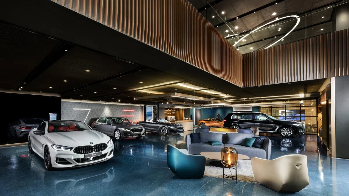 bmw showroom - Hình 4