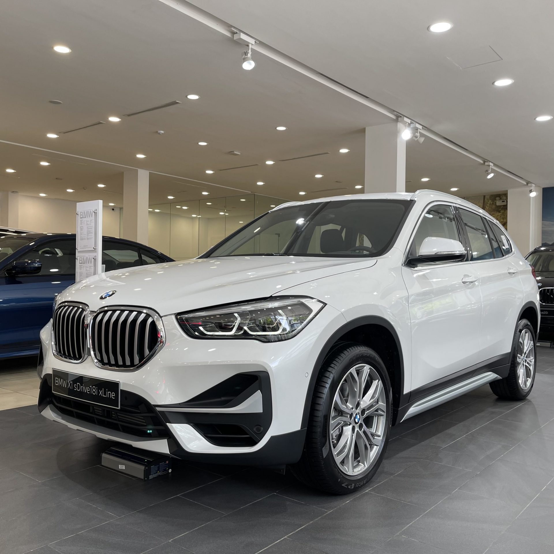 bmw x1 - Hình 2
