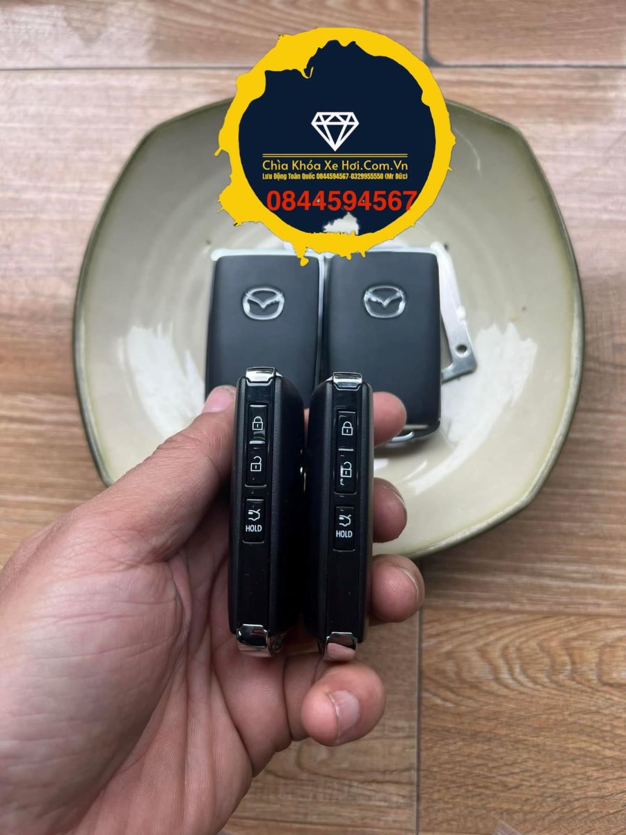 chìa khóa mazda 3 2020