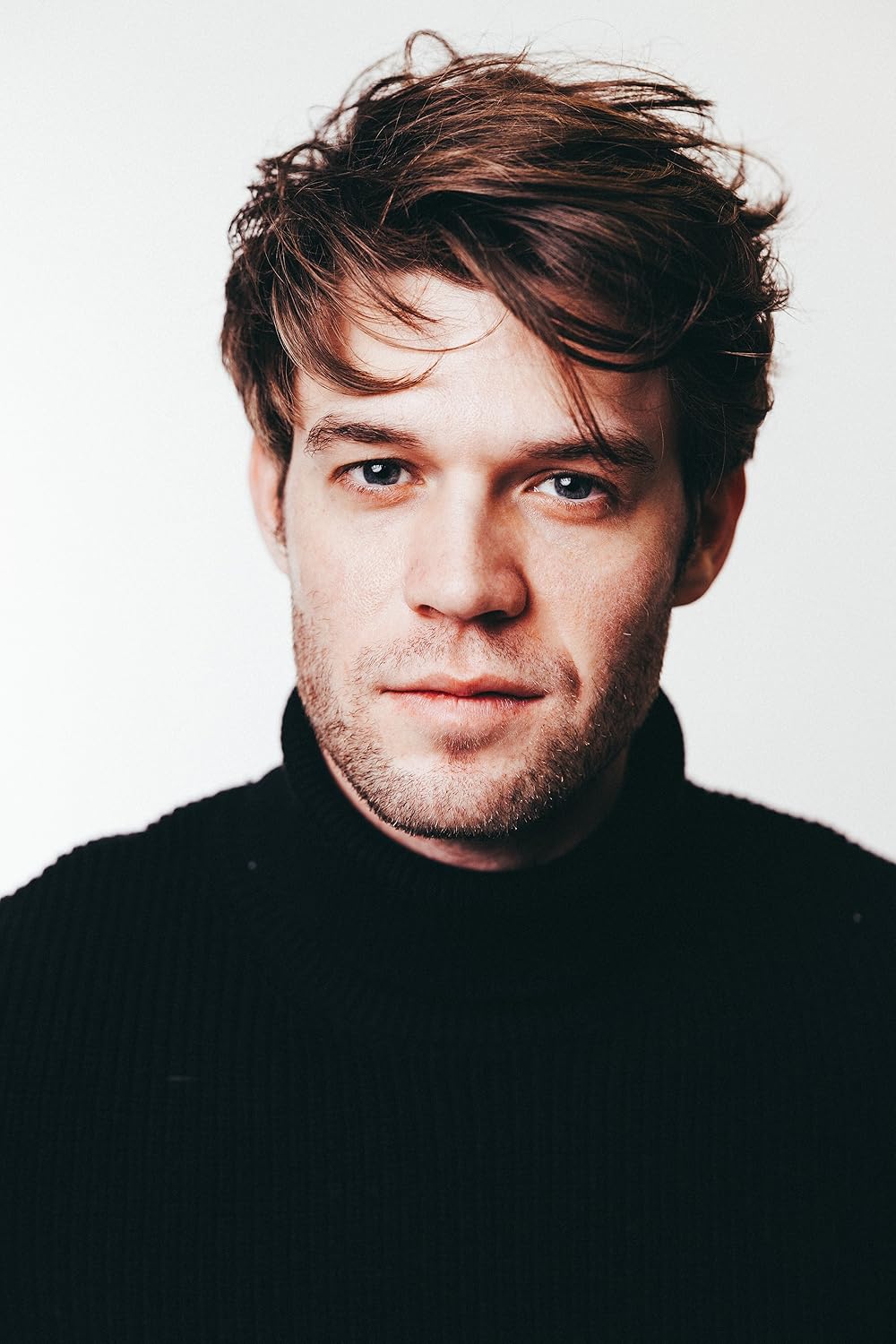 colin ford - Hình 2