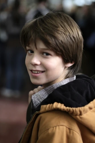 colin ford - Hình 4