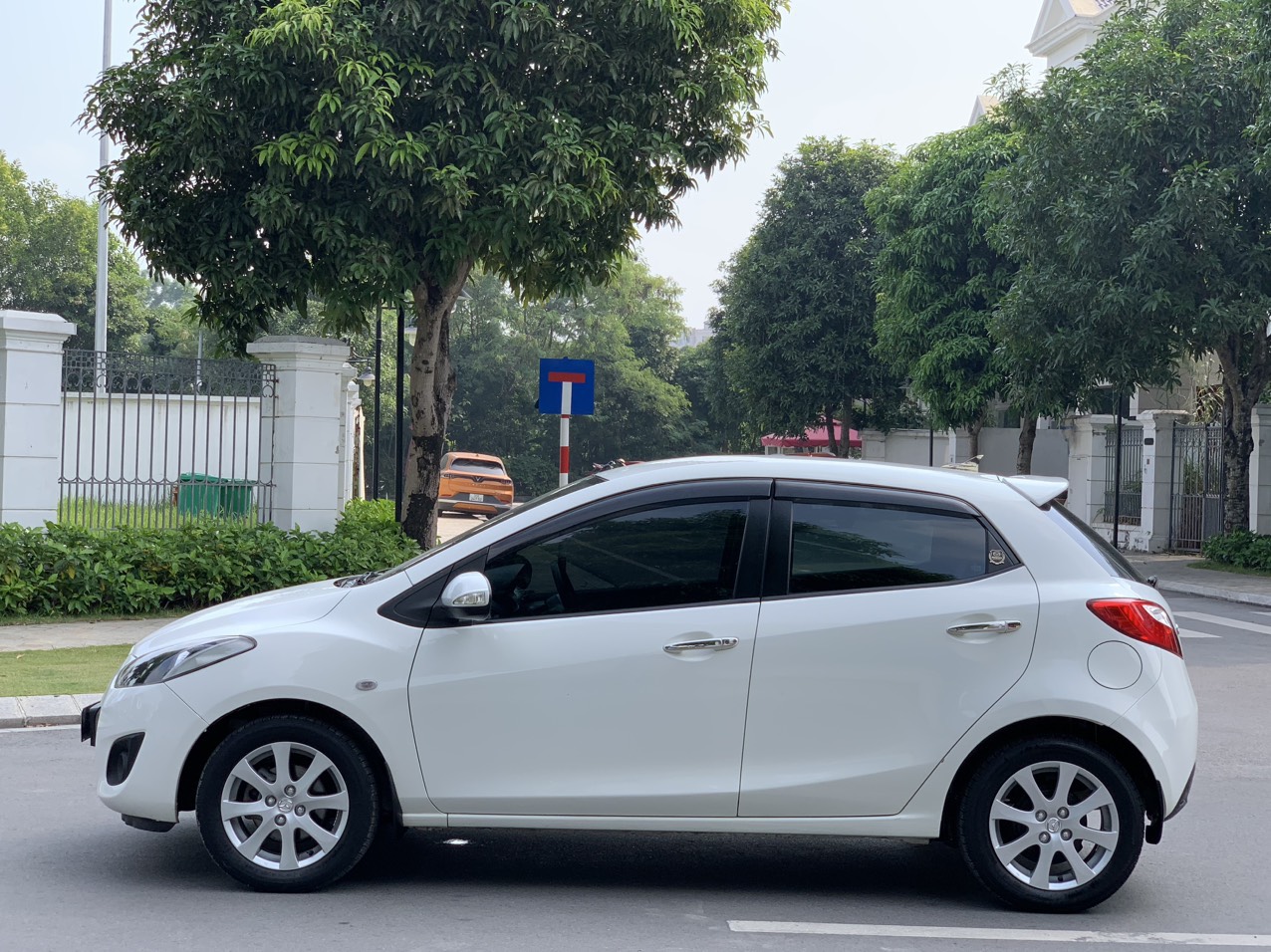 đánh giá mazda 2s 2013 - Hình 5