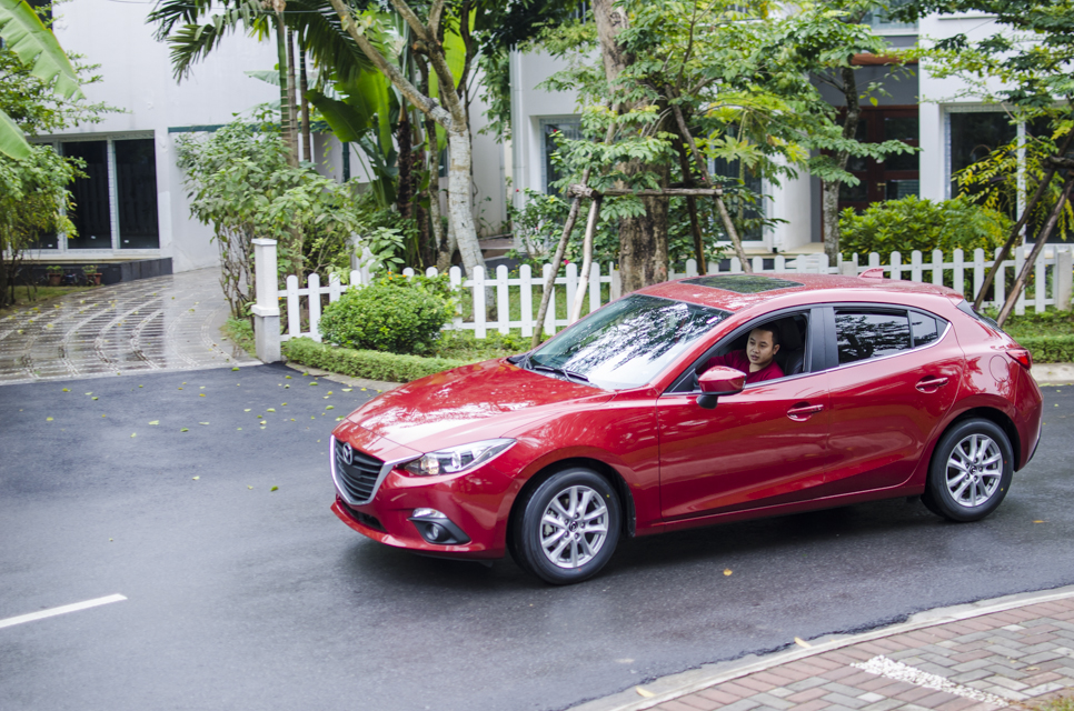 đánh giá mazda 3 hatchback 2015 - Hình 4