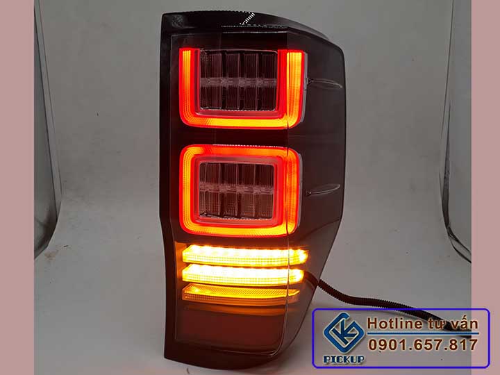 đèn hậu ford ranger