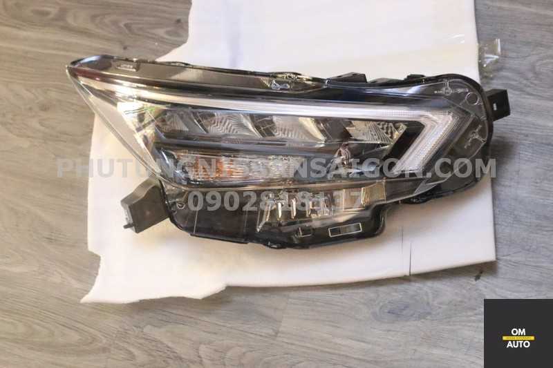 đèn pha nissan almera - Hình 4