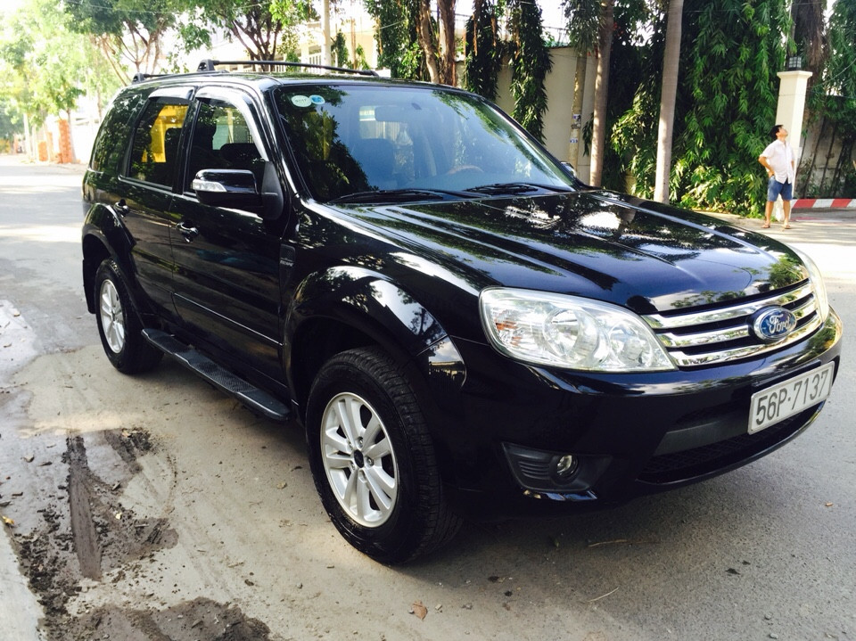 ford escape cũ - Hình 2