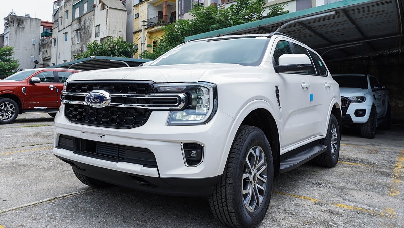 ford everest ambiente - Hình 2