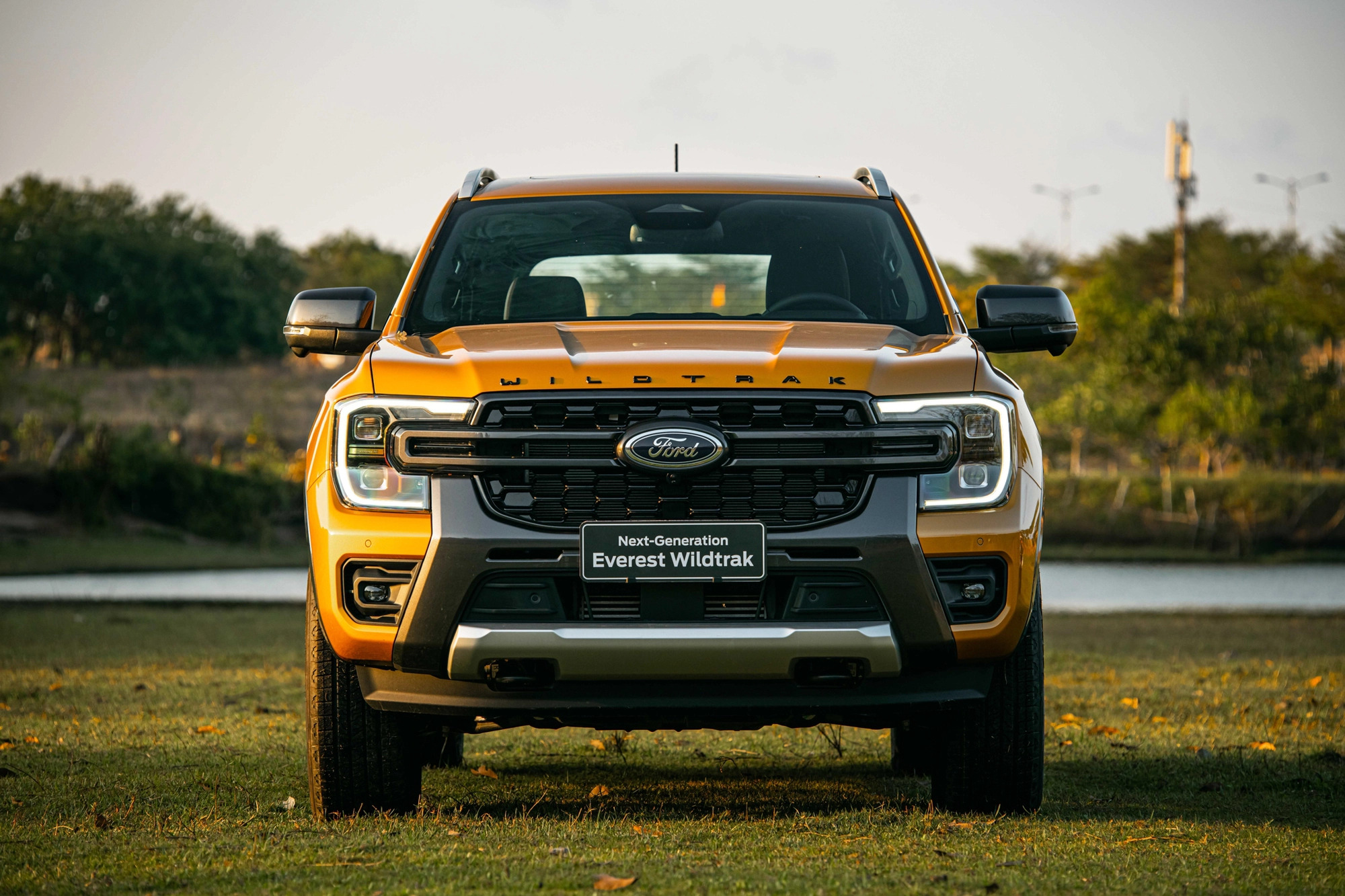 ford everest bán tải - Hình 5