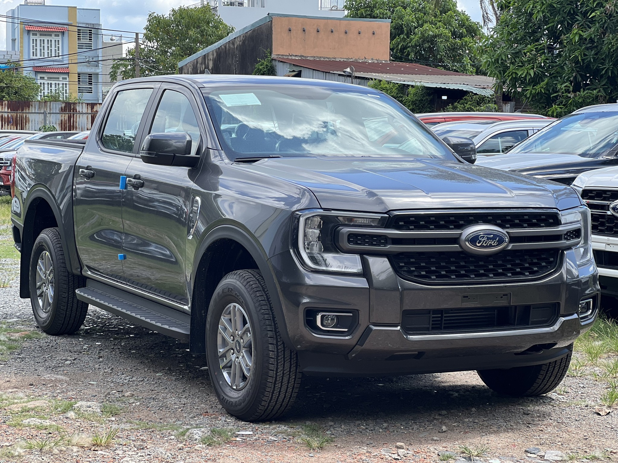 ford everest bán tải